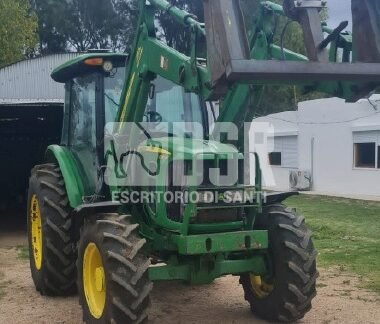 Tractor John deere 6110D 3