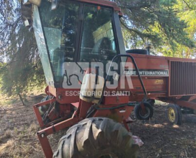 Hileradora automotriz case I 8820 2